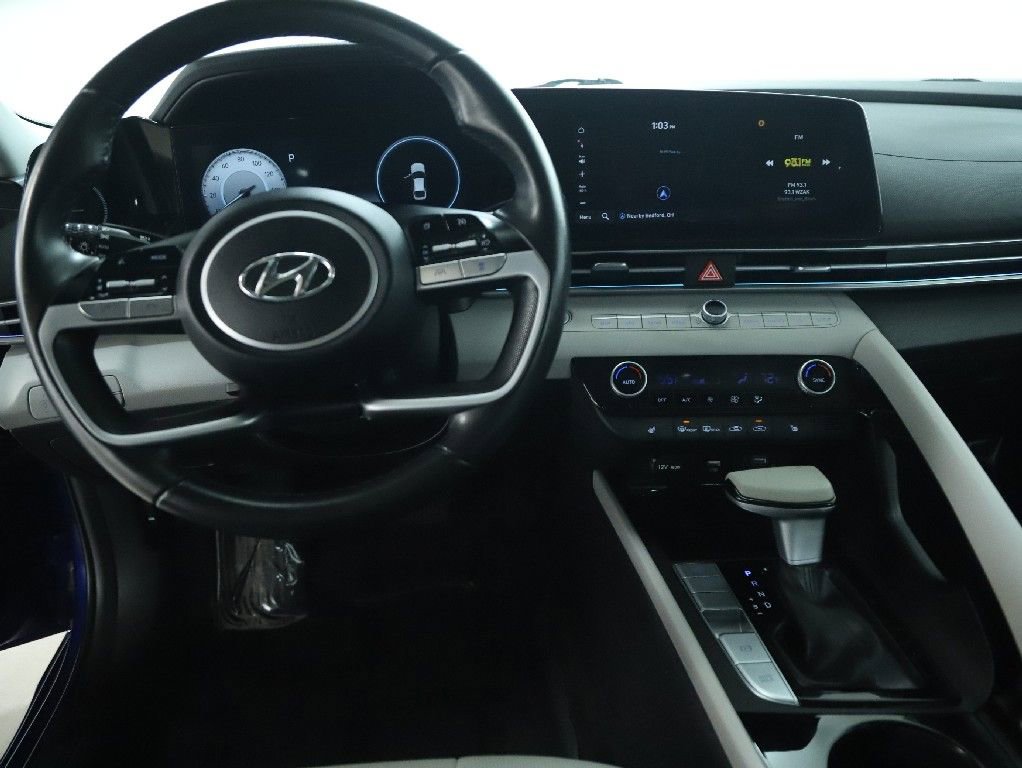 Used 2023 Hyundai Elantra Limited image 27