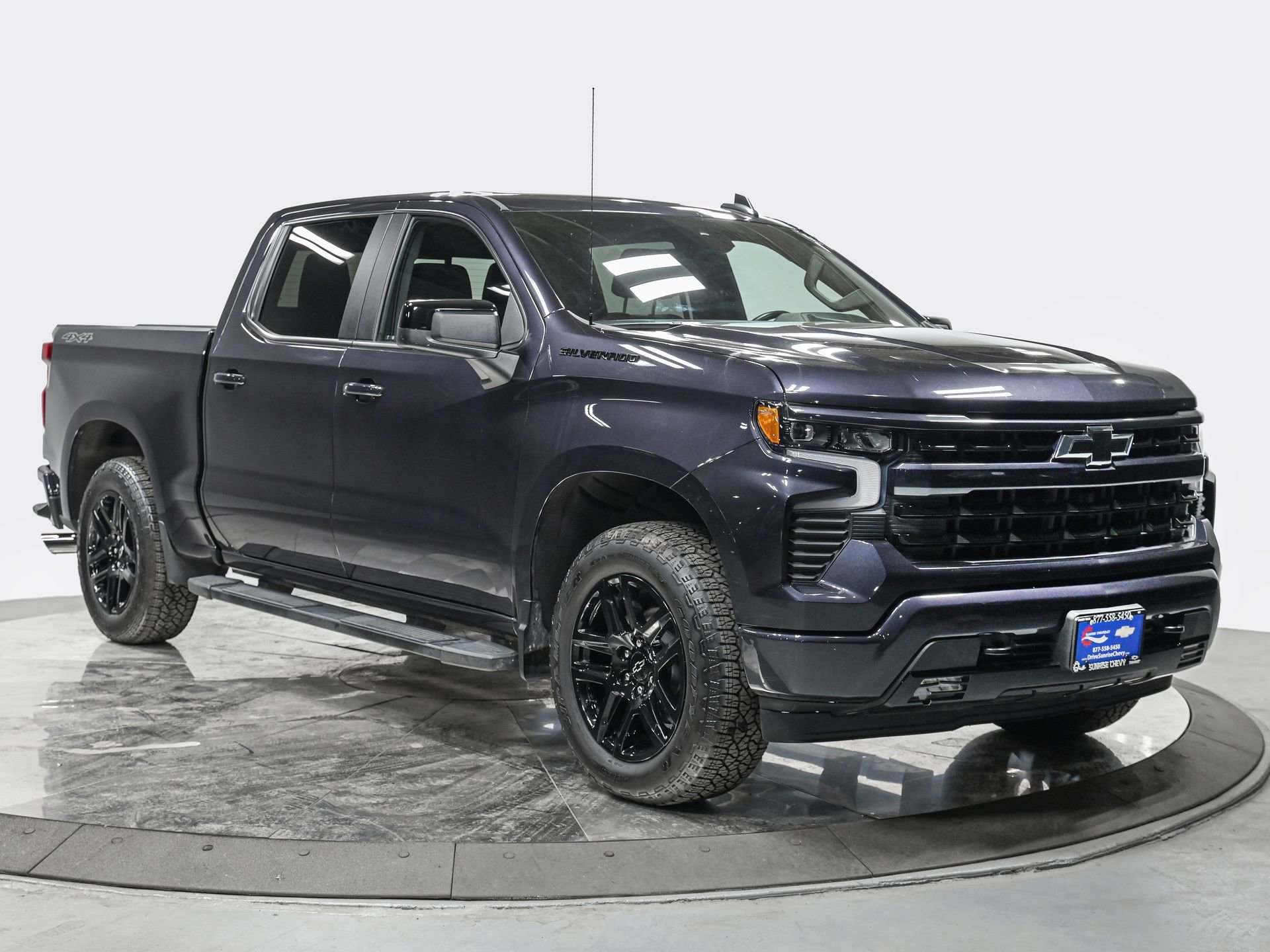 Used 2024 Chevrolet Silverado 1500 RST w/ Dark Appearance Package AWD/4WD image 9