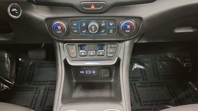 Used 2020 GMC Terrain SLE w/ Driver Convenience Package image 22