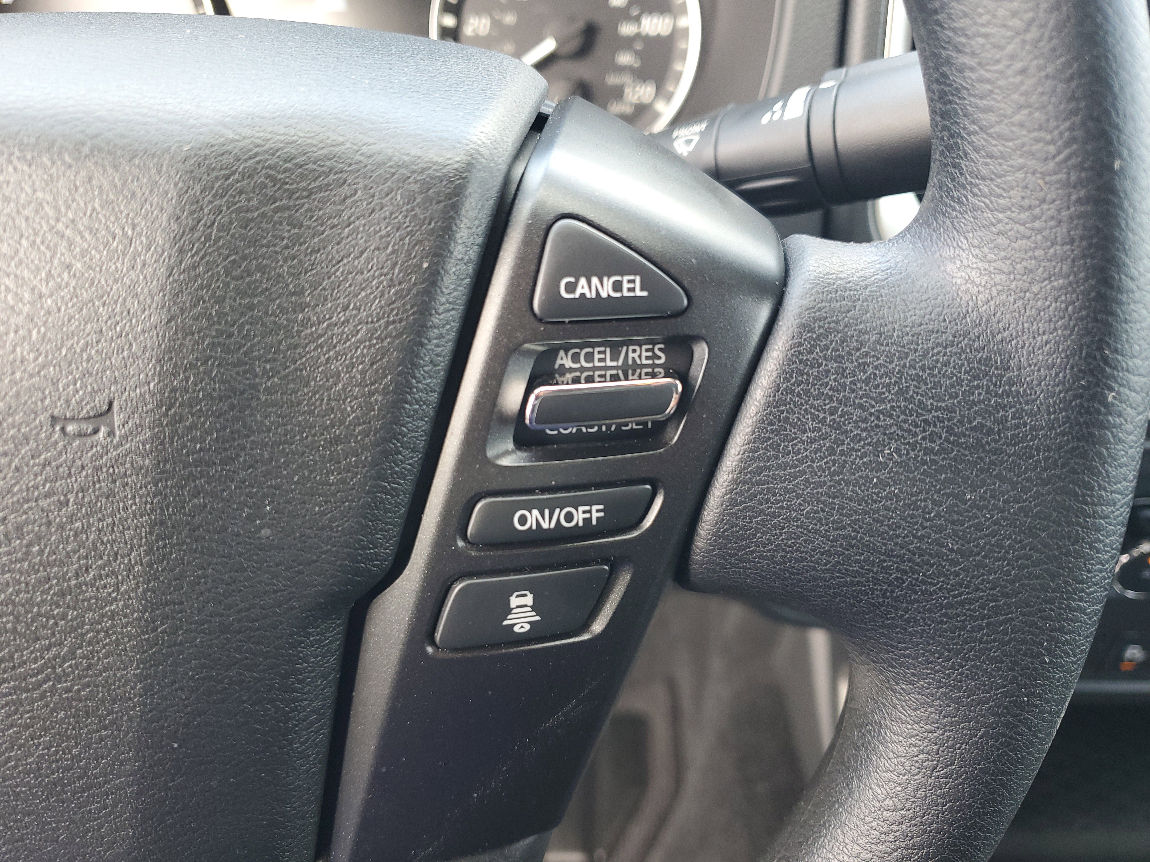 Certified 2025 Nissan Frontier SV image 18