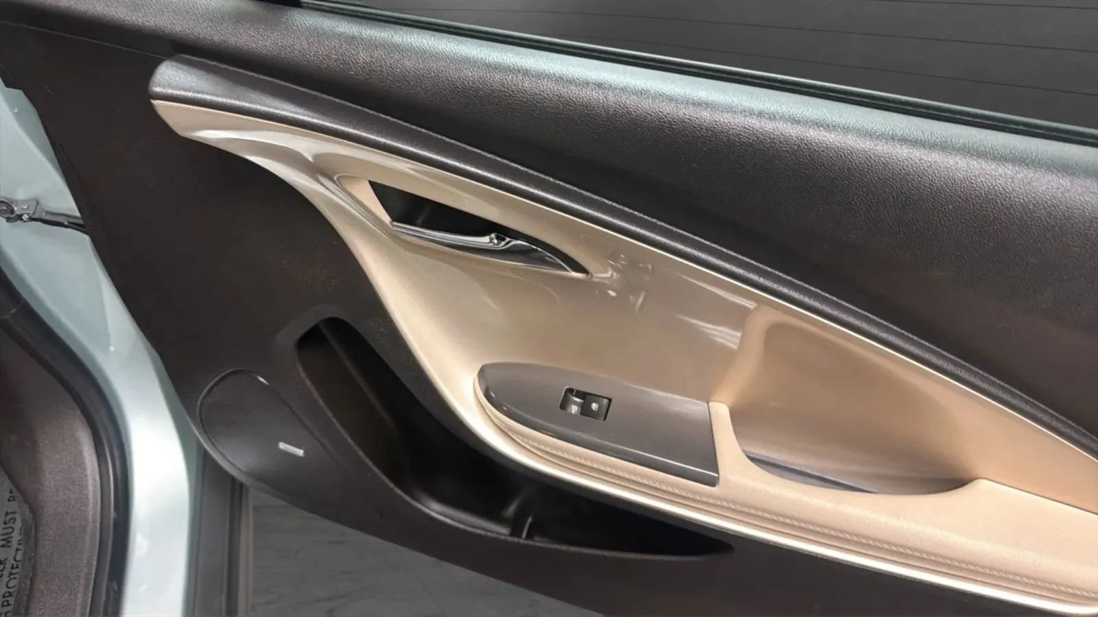 Used 2012 Chevrolet Volt Premium w/ Premium Trim Package FWD image 18