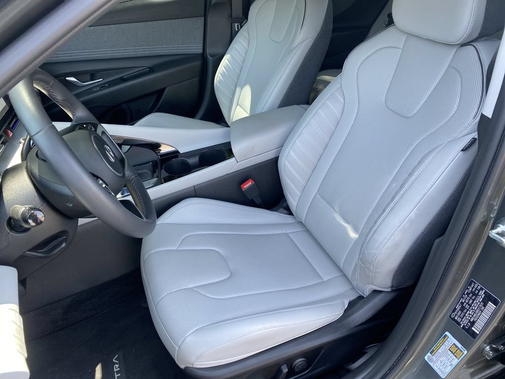 Certified 2024 Hyundai Elantra Limited FWD image 11