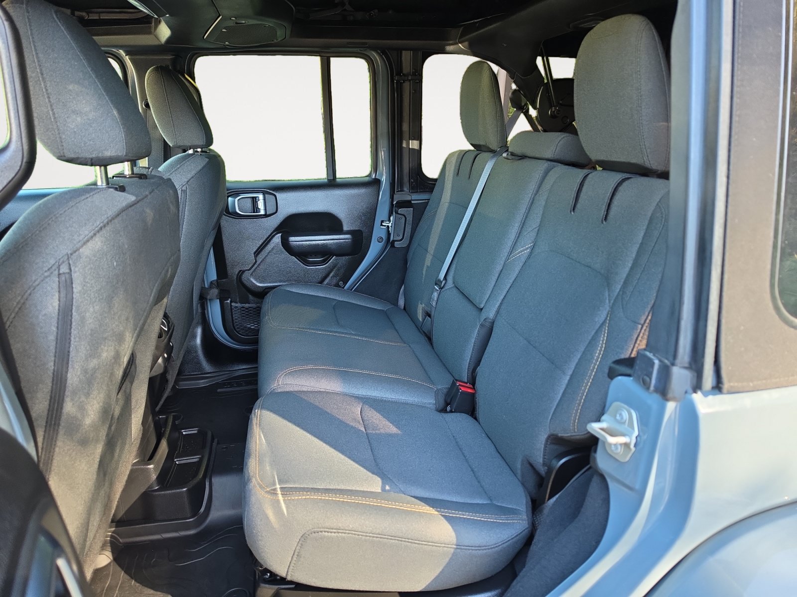 Used 2024 Jeep Wrangler Unlimited w/ Convenience Group AWD/4WD image 13