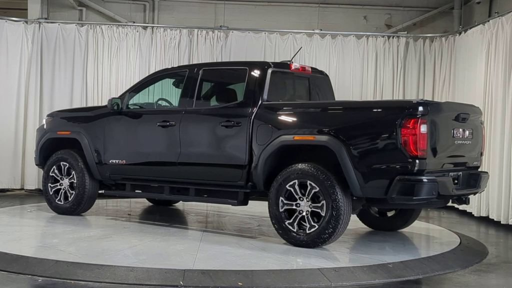 Used 2023 GMC Canyon AT4 w/ AT4 Premium Package AWD/4WD image 8