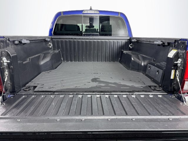 Used 2022 Toyota Tacoma SR5 RWD image 23