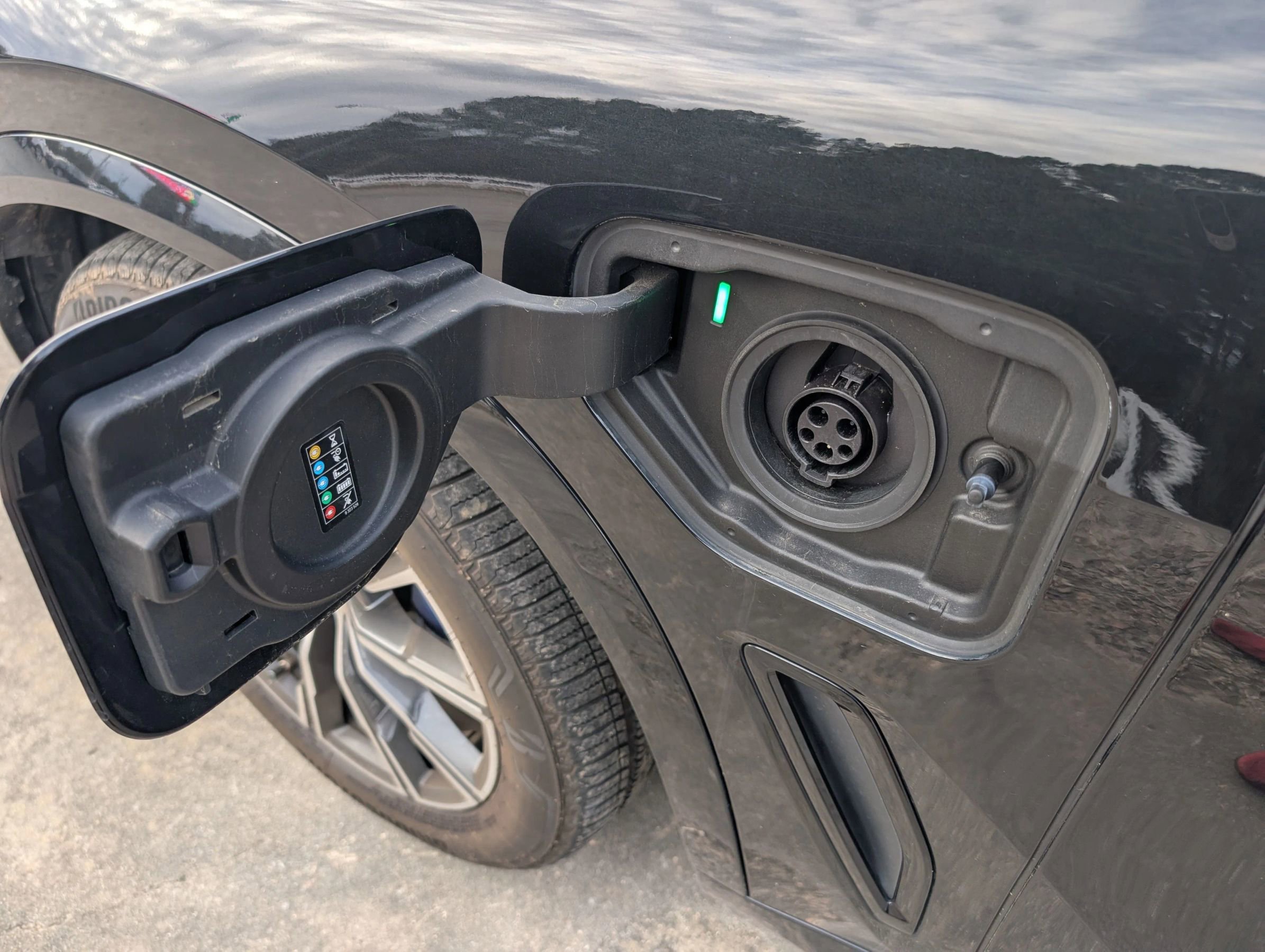 Used 2021 BMW X5 xDrive45e w/ M Sport Package image 12