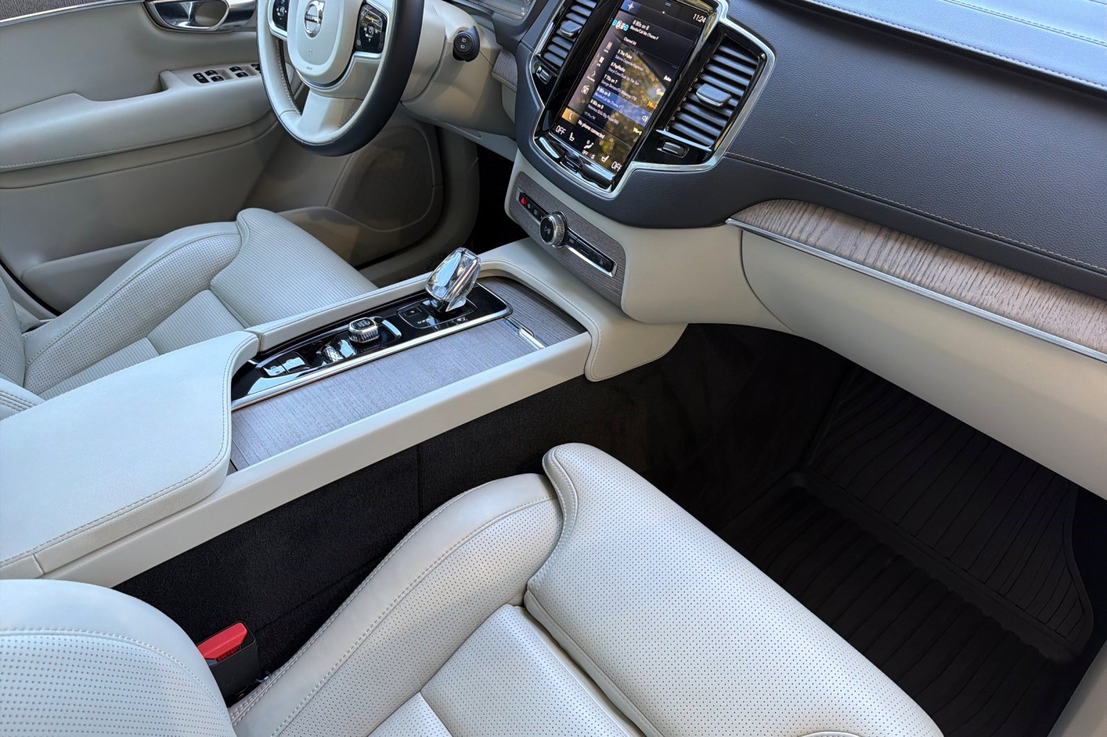 Used 2021 Volvo XC90 T8 Inscription w/ Advanced Package AWD/4WD image 19
