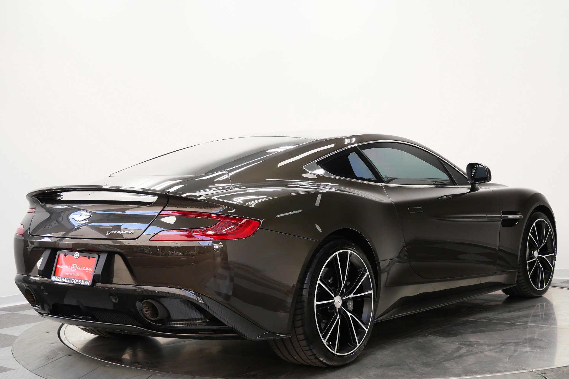 Used 2014 Aston Martin Vanquish Coupe image 9