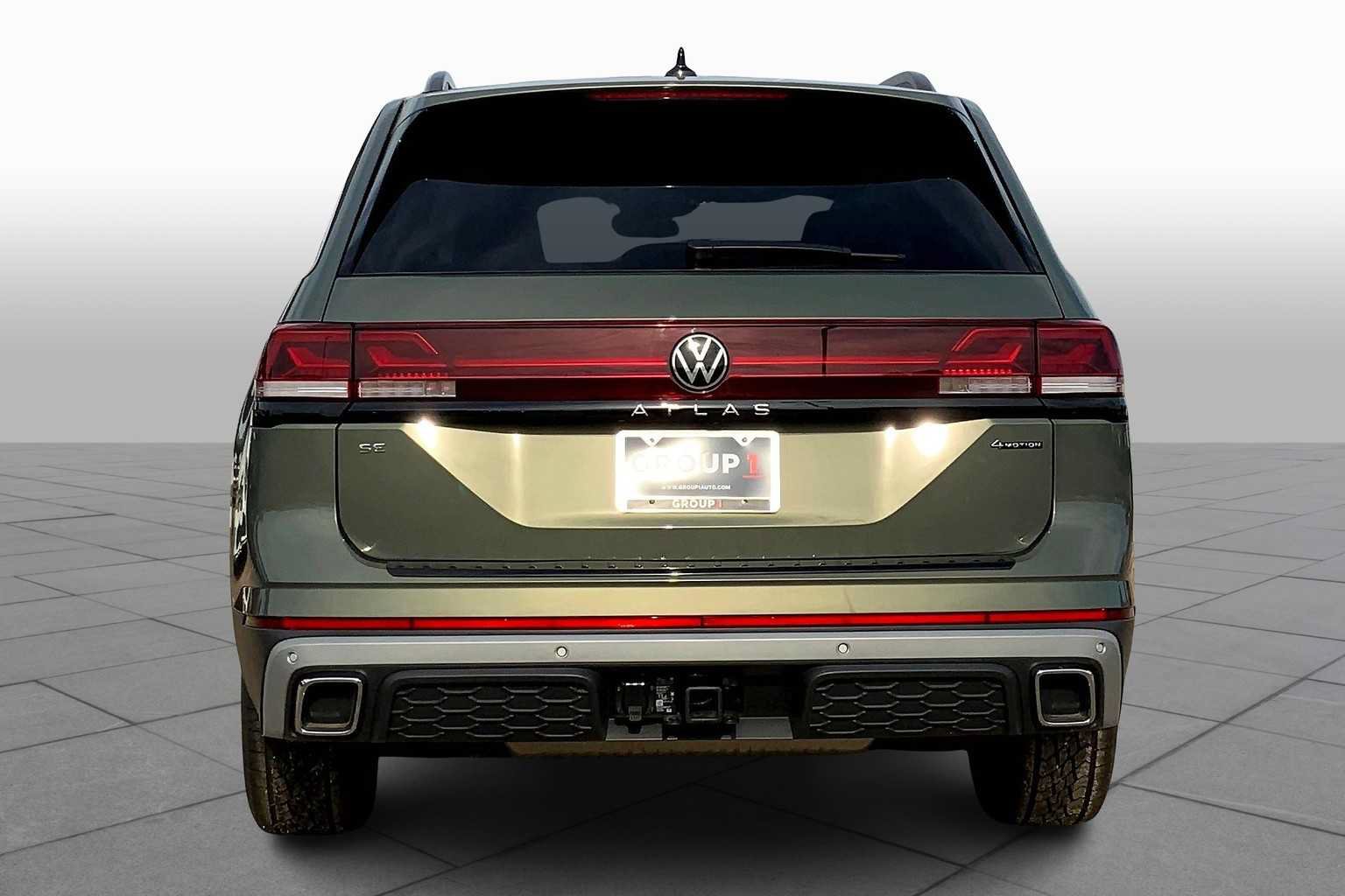 Used 2026 Volkswagen Atlas Peak Edition AWD/4WD image 4