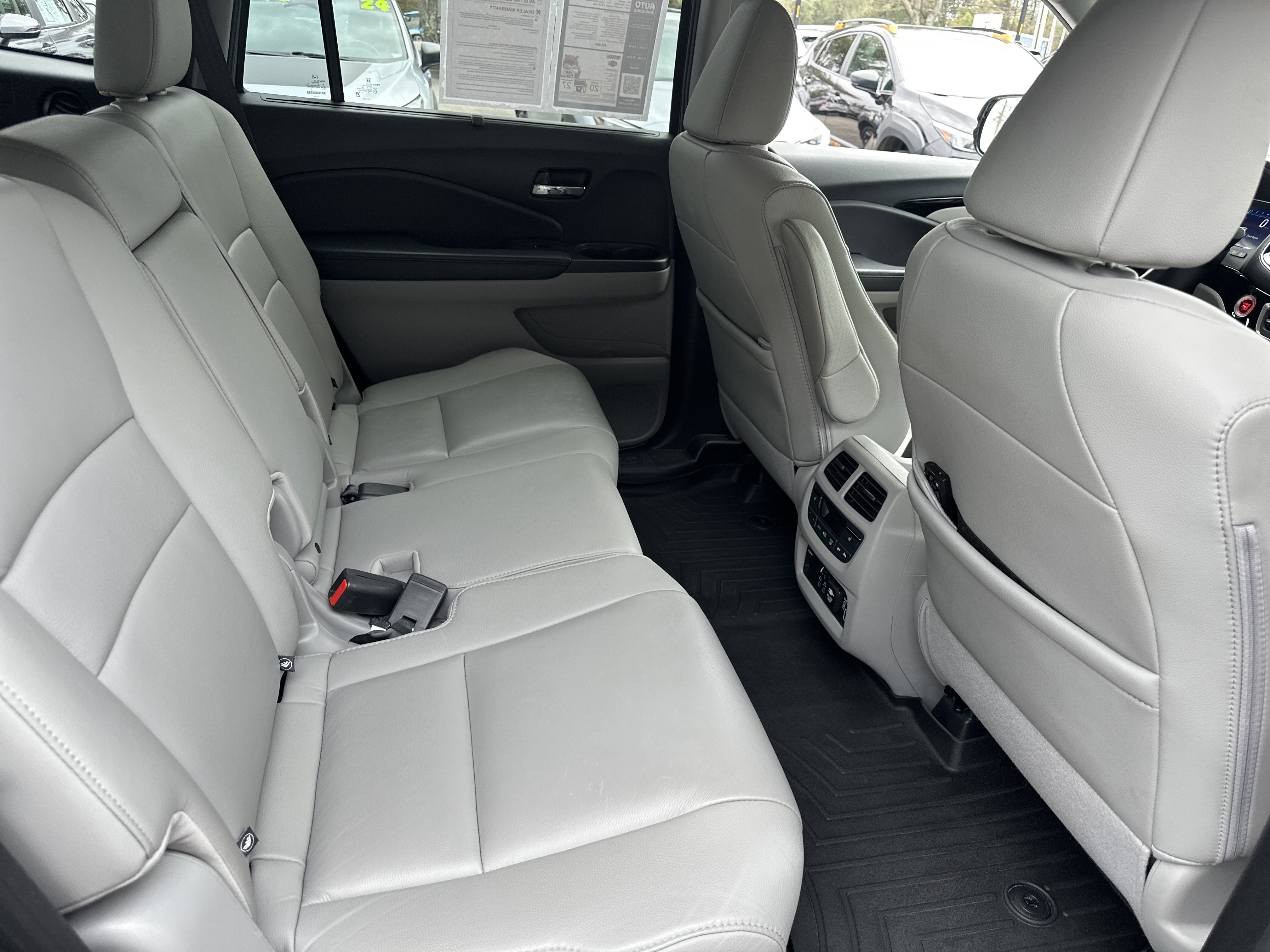 Used 2019 Honda Pilot Touring image 14