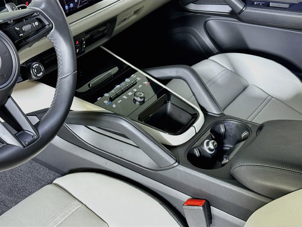 Certified 2026 Porsche Cayenne S AWD/4WD image 21
