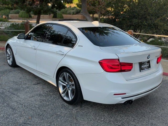 Used 2018 BMW 330e w/ Premium Package RWD image 2