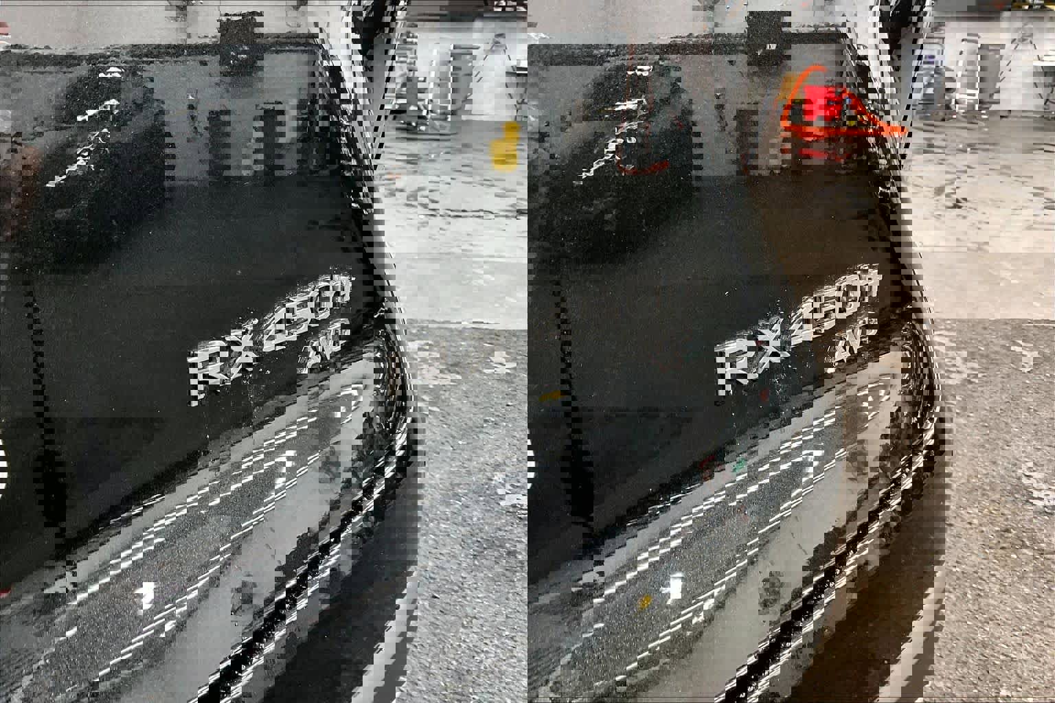 Used 2025 Lexus RX 450h Luxury w/ Convenience Package image 9