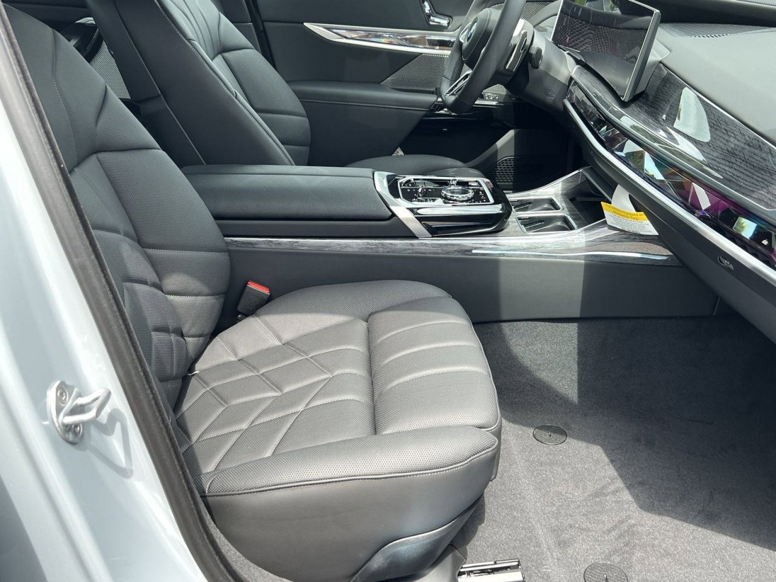 New 2025 BMW 740i xDrive w/ Executive Package image 26