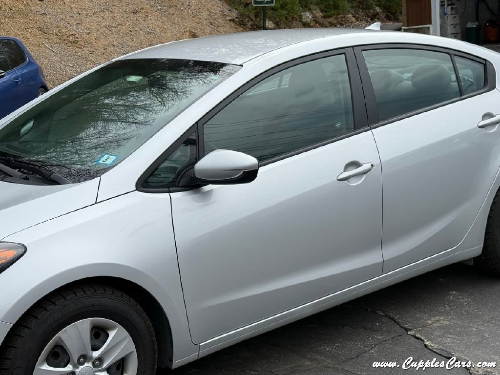 Used 2015 Kia Forte LX image 35