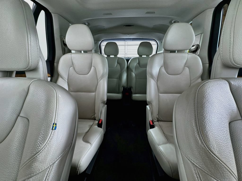 Used 2022 Volvo XC90 T6 Momentum w/ Advanced Package AWD/4WD image 16