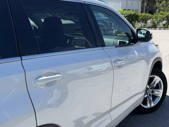 Used 2018 Toyota Highlander Limited FWD image 8