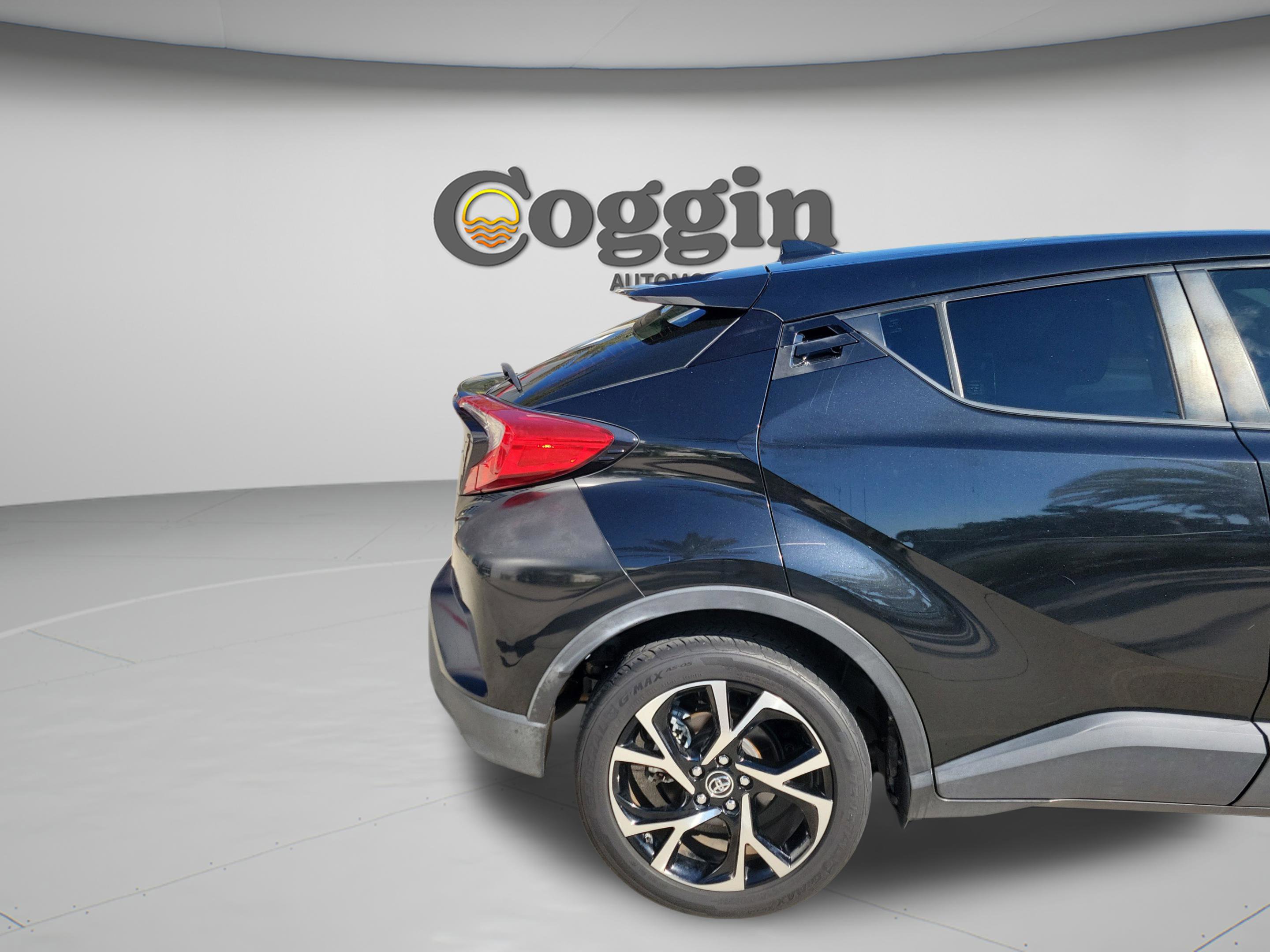 Used 2018 Toyota C-HR XLE FWD image 29