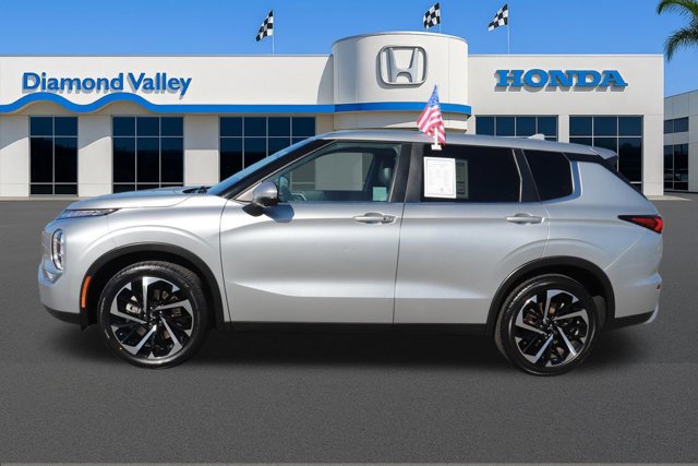 Used 2024 Mitsubishi Outlander SE image 9