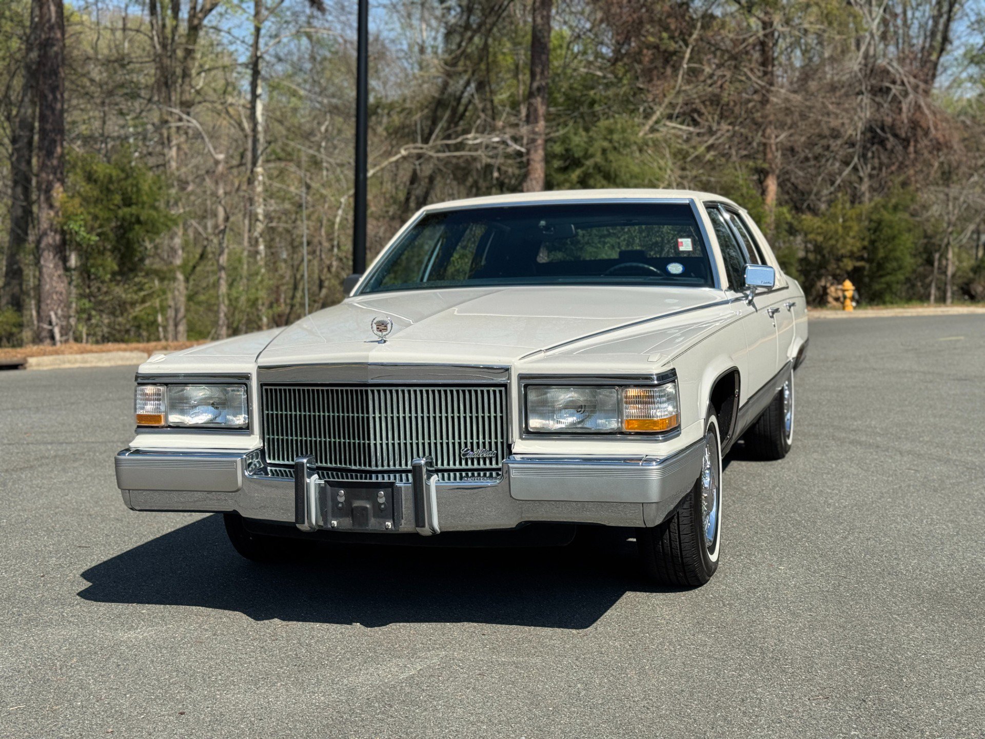 Used 1991 Cadillac Brougham image 3