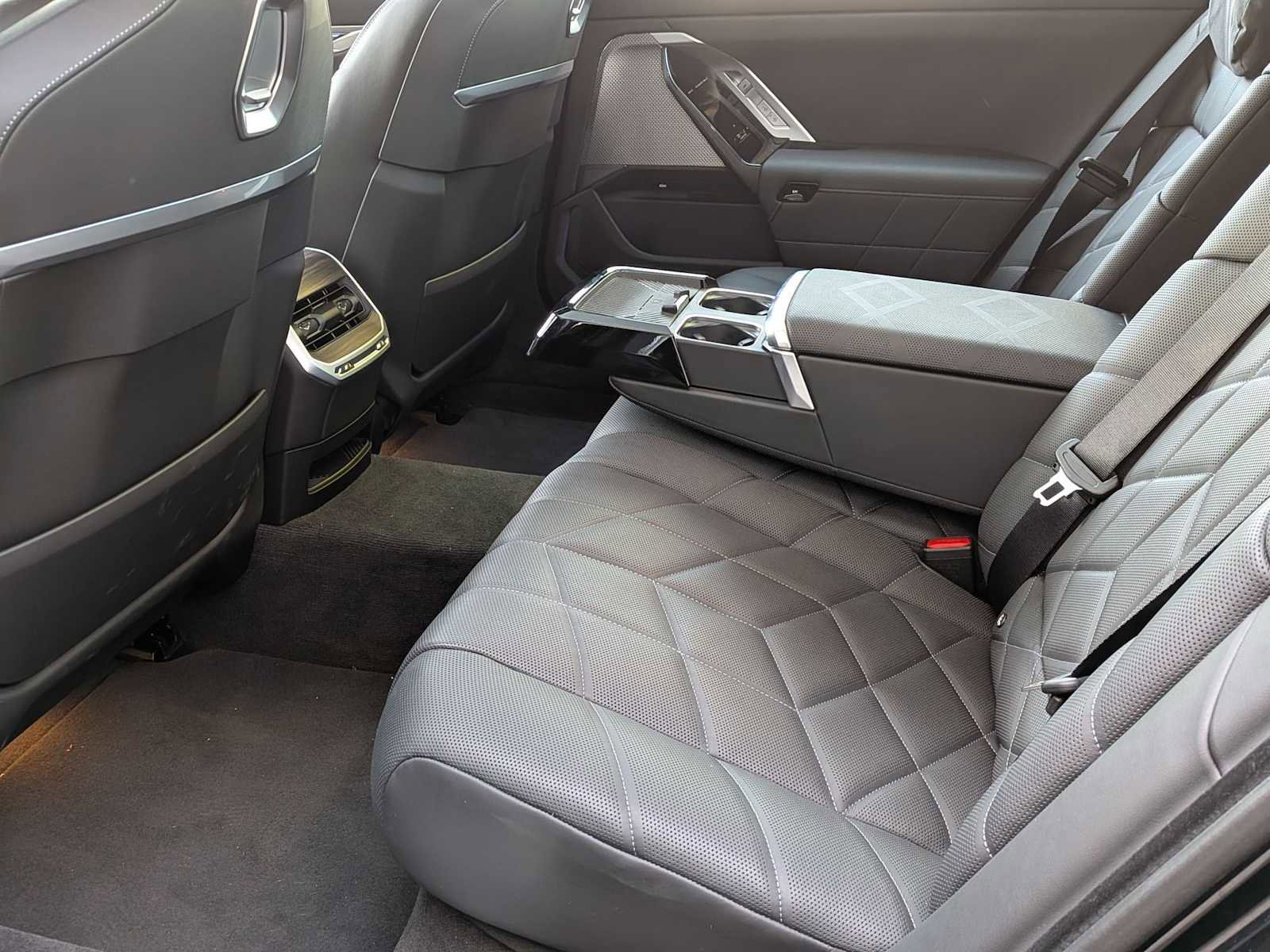 Certified 2024 BMW i7 M70 image 21