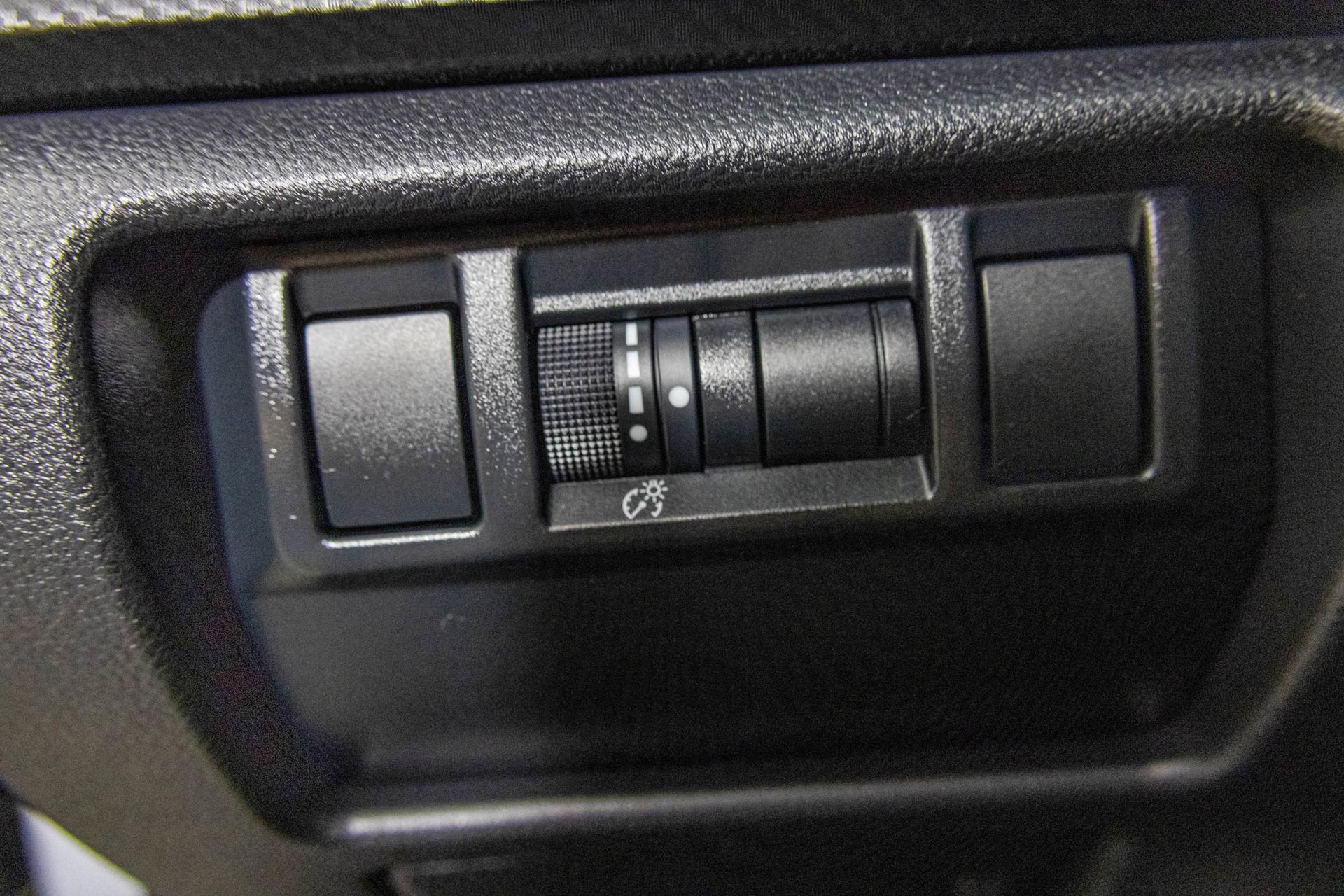 Used 2025 Subaru Crosstrek 2.0i Premium image 20