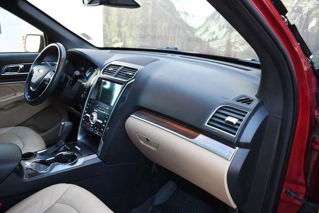 Used 2017 Ford Explorer Limited w/ Equipment Group 301A image 25