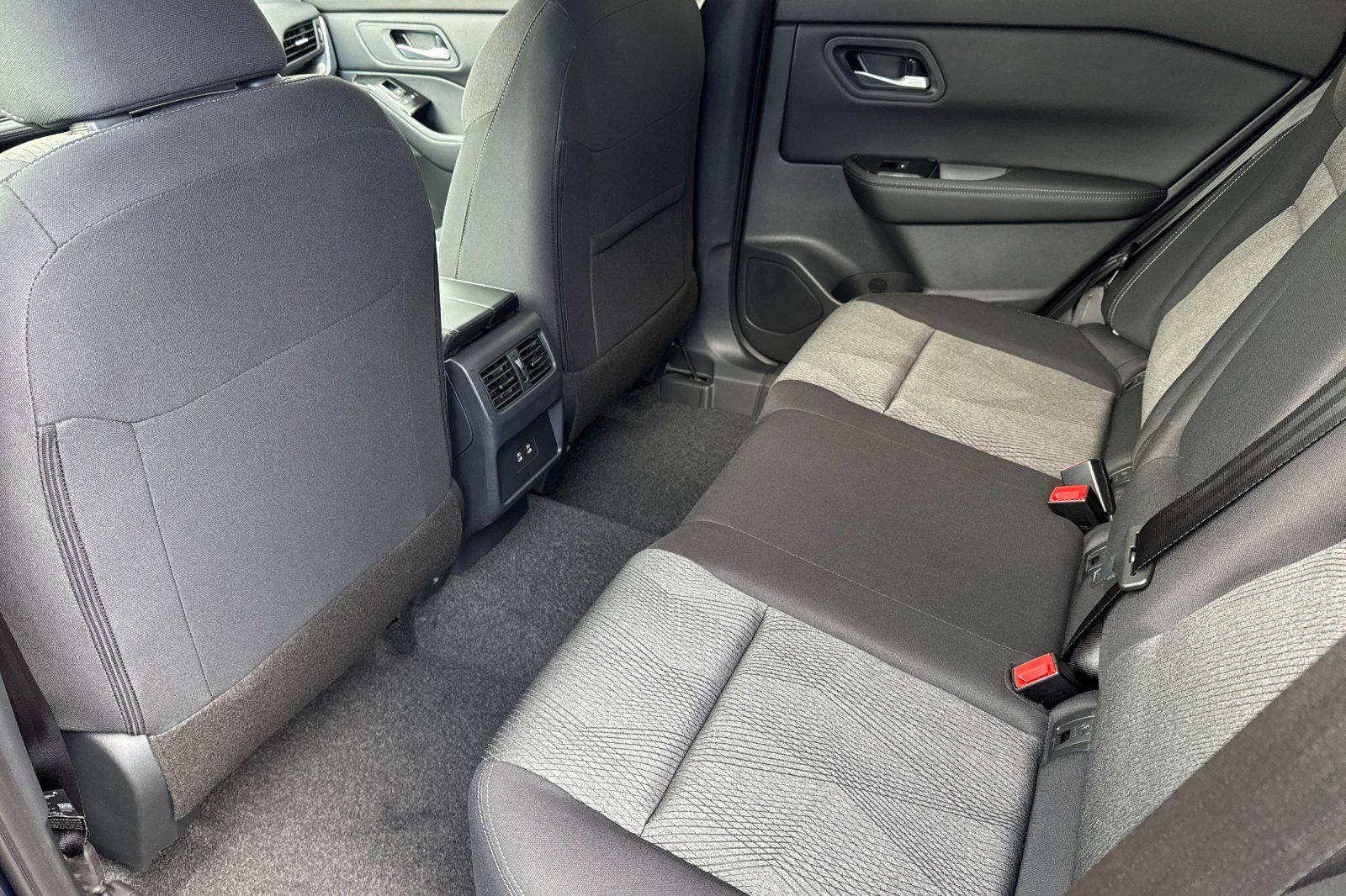 New 2026 Nissan Rogue SV image 9