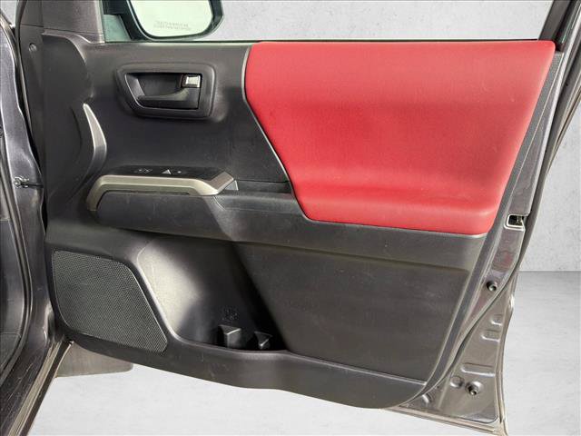 Used 2021 Toyota Tacoma SR5 AWD/4WD image 14