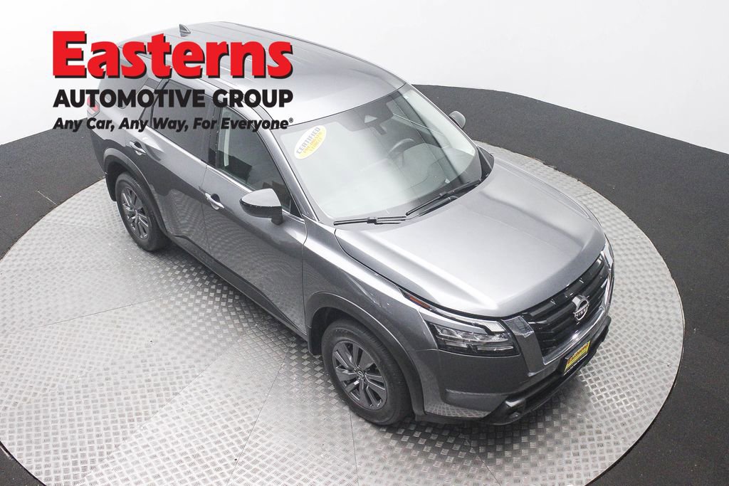 Used 2023 Nissan Pathfinder S AWD/4WD image 3
