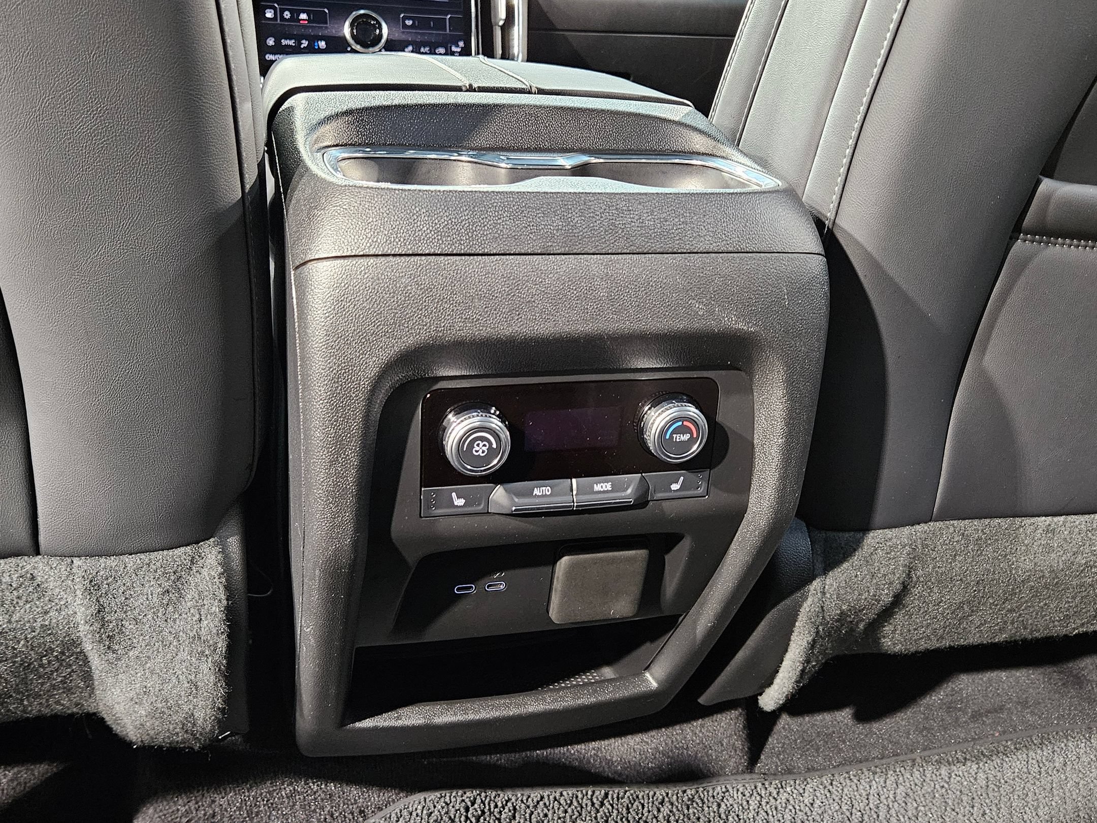 Used 2024 GMC Acadia Denali AWD/4WD image 38