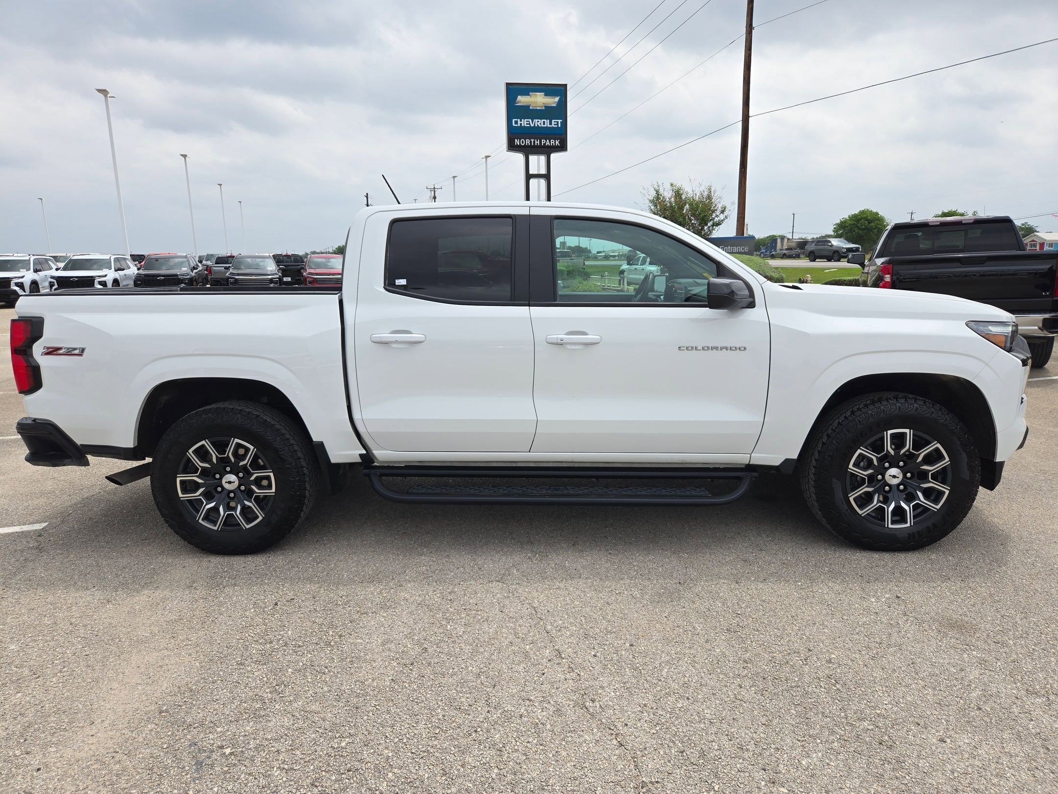 Certified 2025 Chevrolet Colorado Z71 AWD/4WD image 3