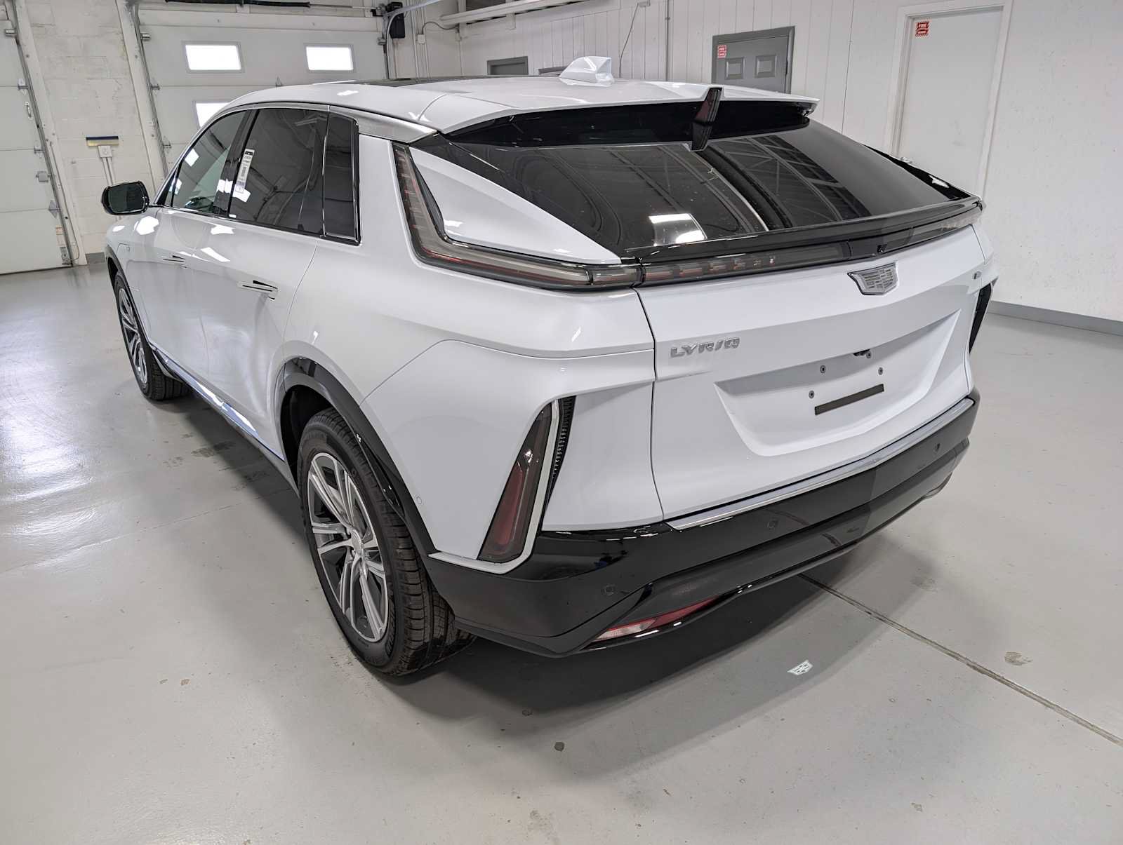New 2027 Cadillac Lyriq Premium Luxury AWD/4WD image 9