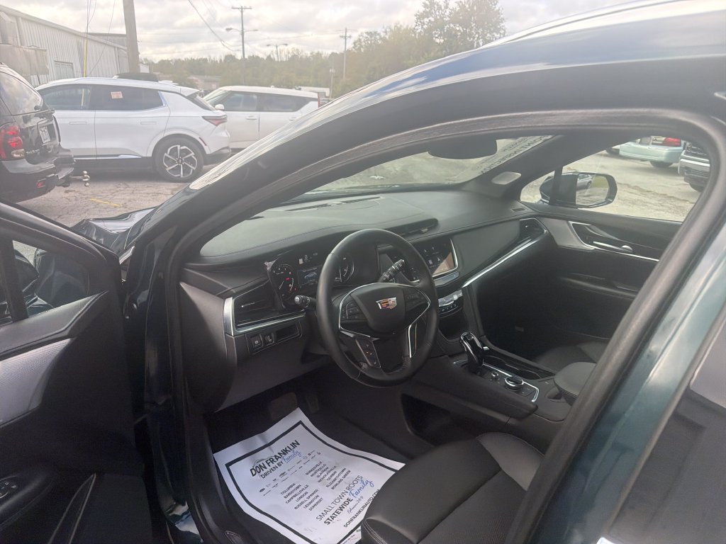 Used 2025 Cadillac XT5 Premium Luxury AWD/4WD image 17