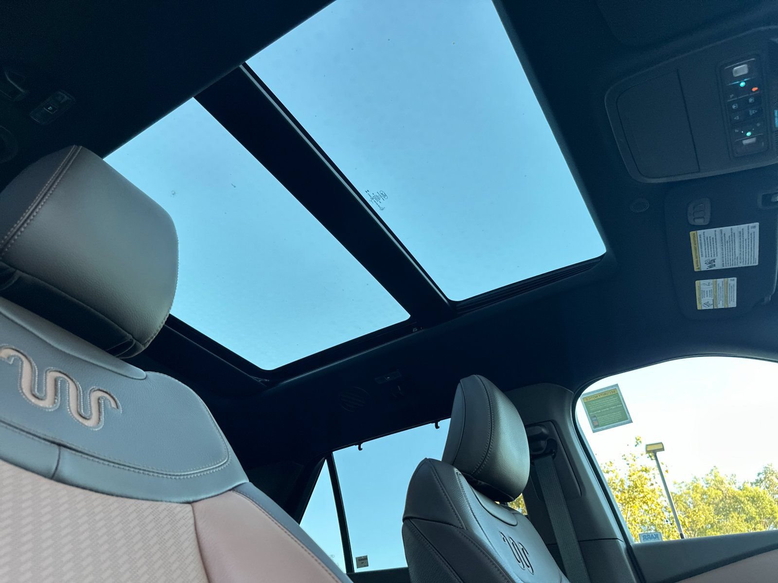 New 2024 Ford Explorer King Ranch w/ Technology Package RWD image 19
