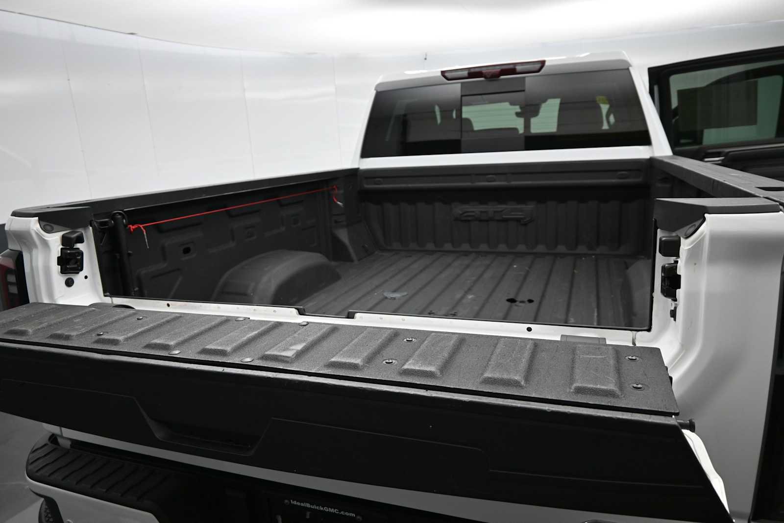 Used 2024 GMC Sierra 2500 AT4 w/ AT4 Premium Plus Package AWD/4WD image 14