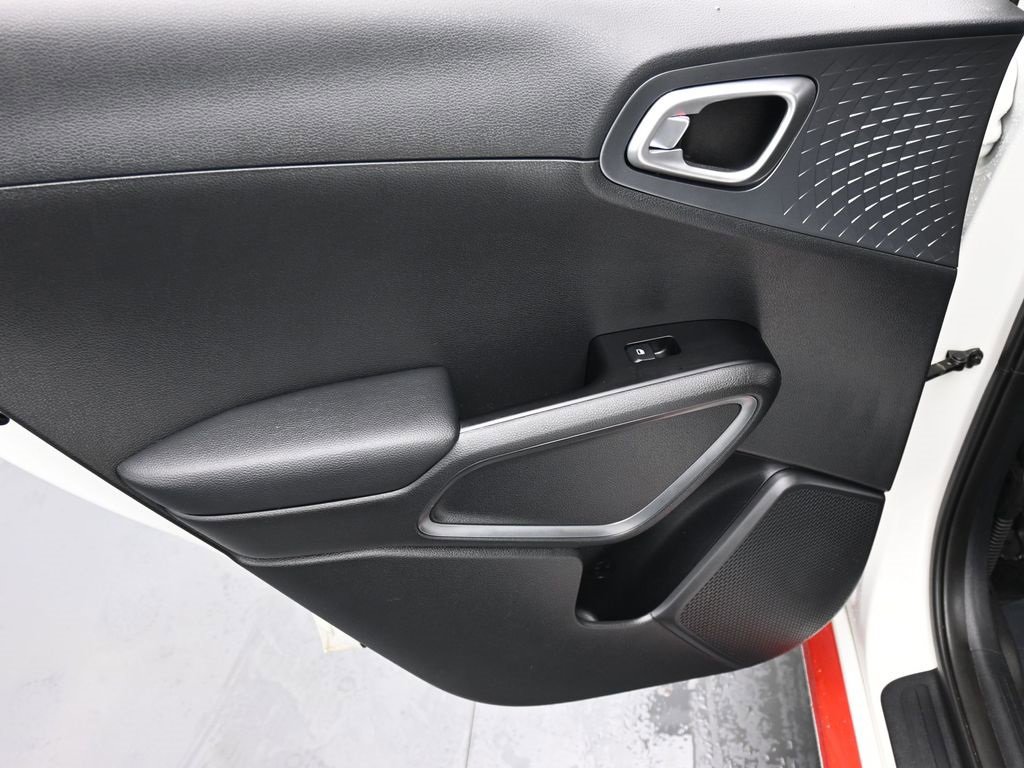 Used 2021 Kia Soul GT-Line image 11
