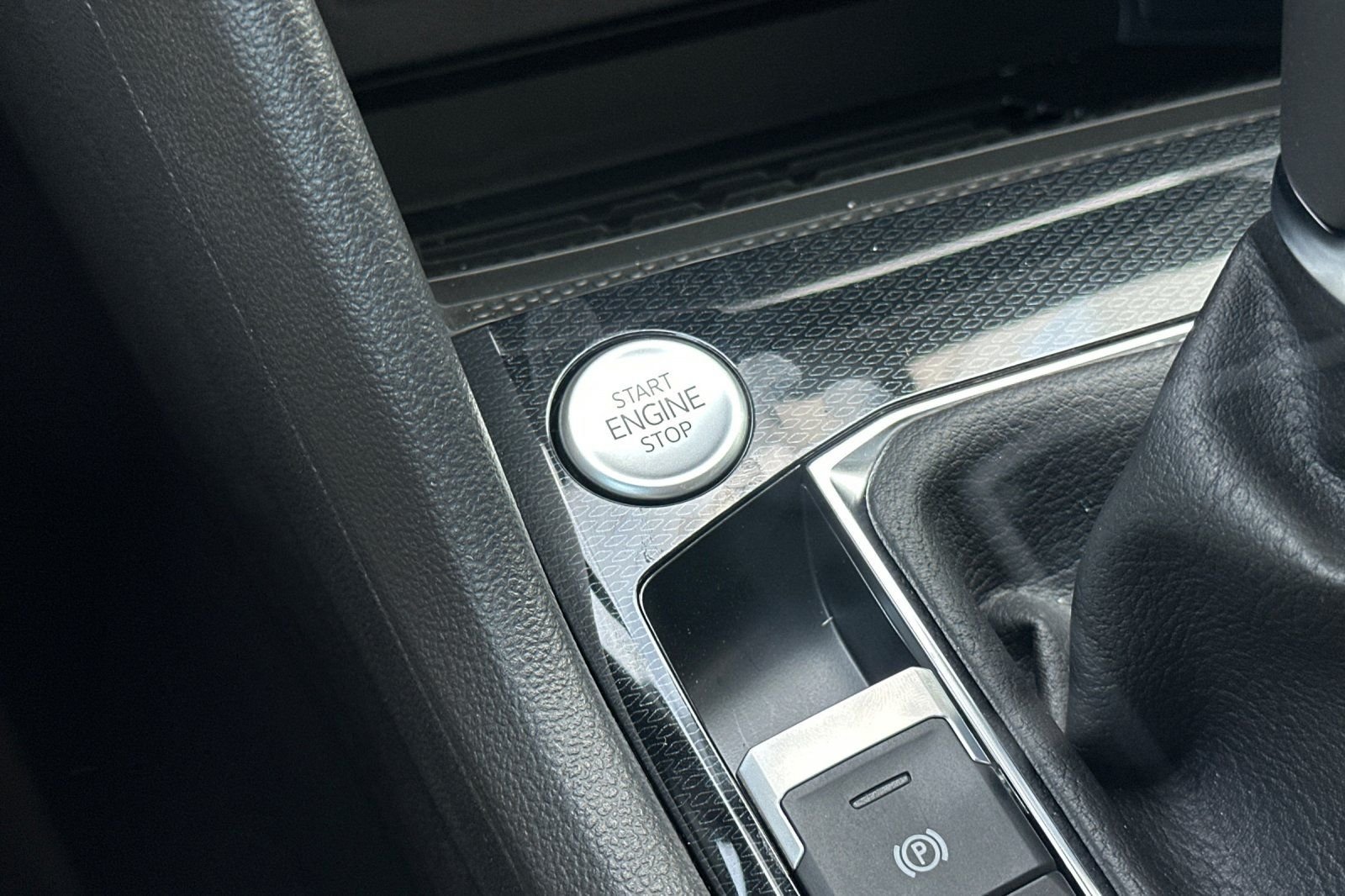 New 2026 Volkswagen Taos SE FWD image 22