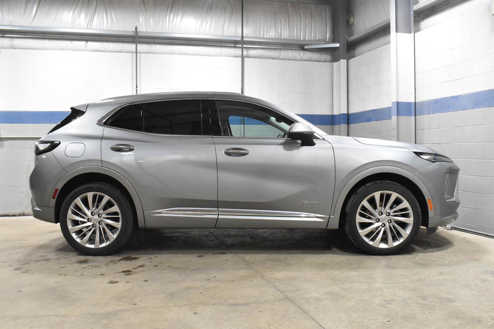 Used 2024 Buick Envision Avenir AWD/4WD image 31