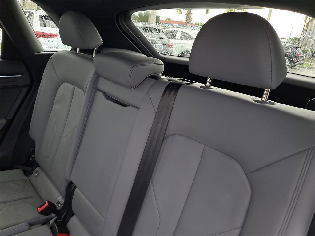 Used 2023 Audi Q3 2.0T Premium Plus w/ Premium Plus Package image 28