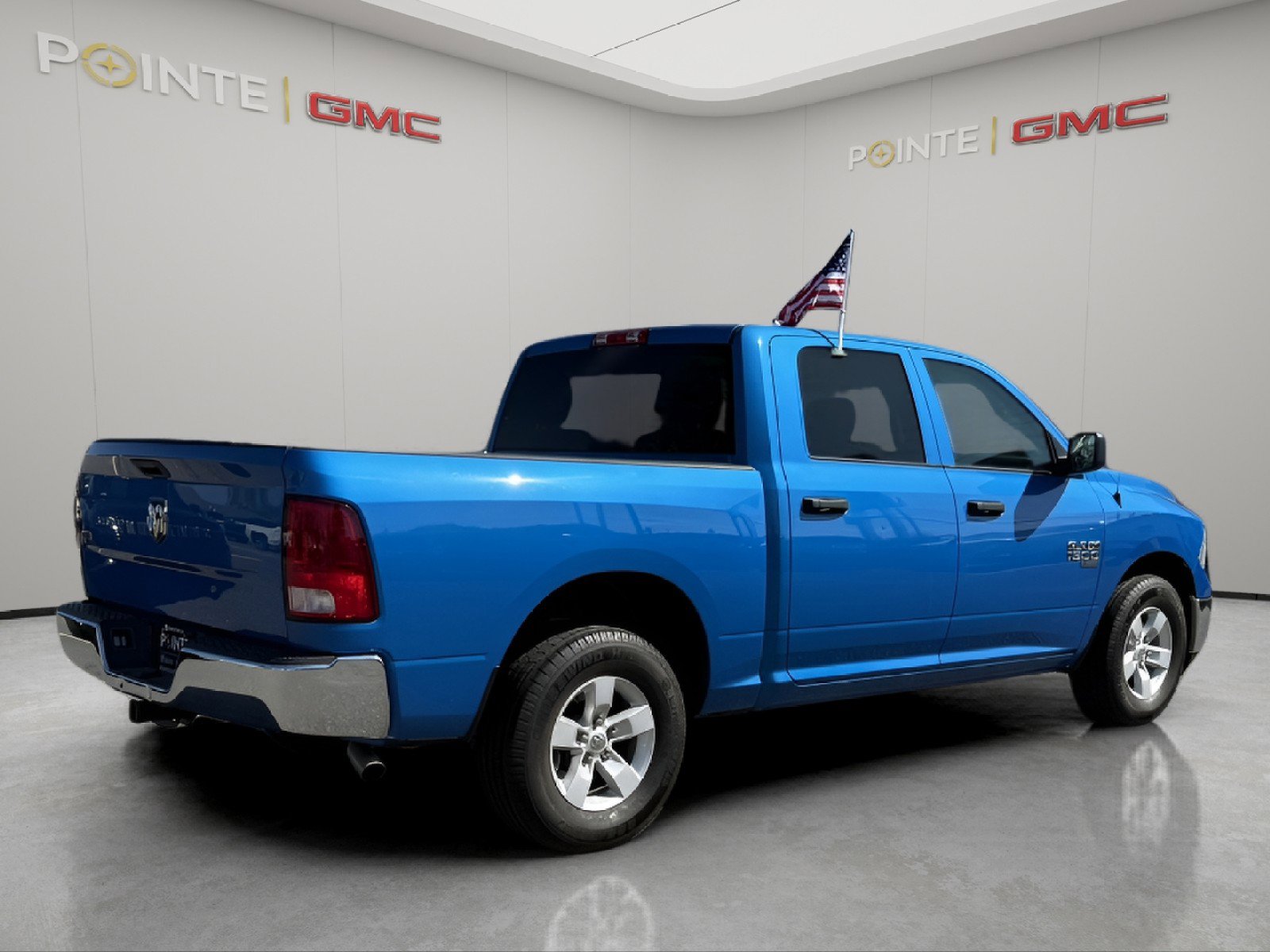Used 2022 RAM 1500 Classic SLT RWD image 3