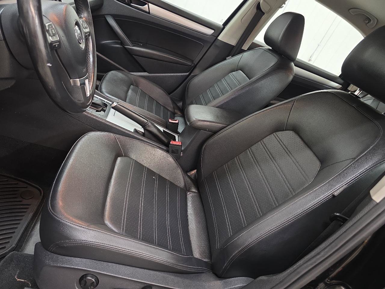 Used 2012 Volkswagen Passat 3.6 SE image 22