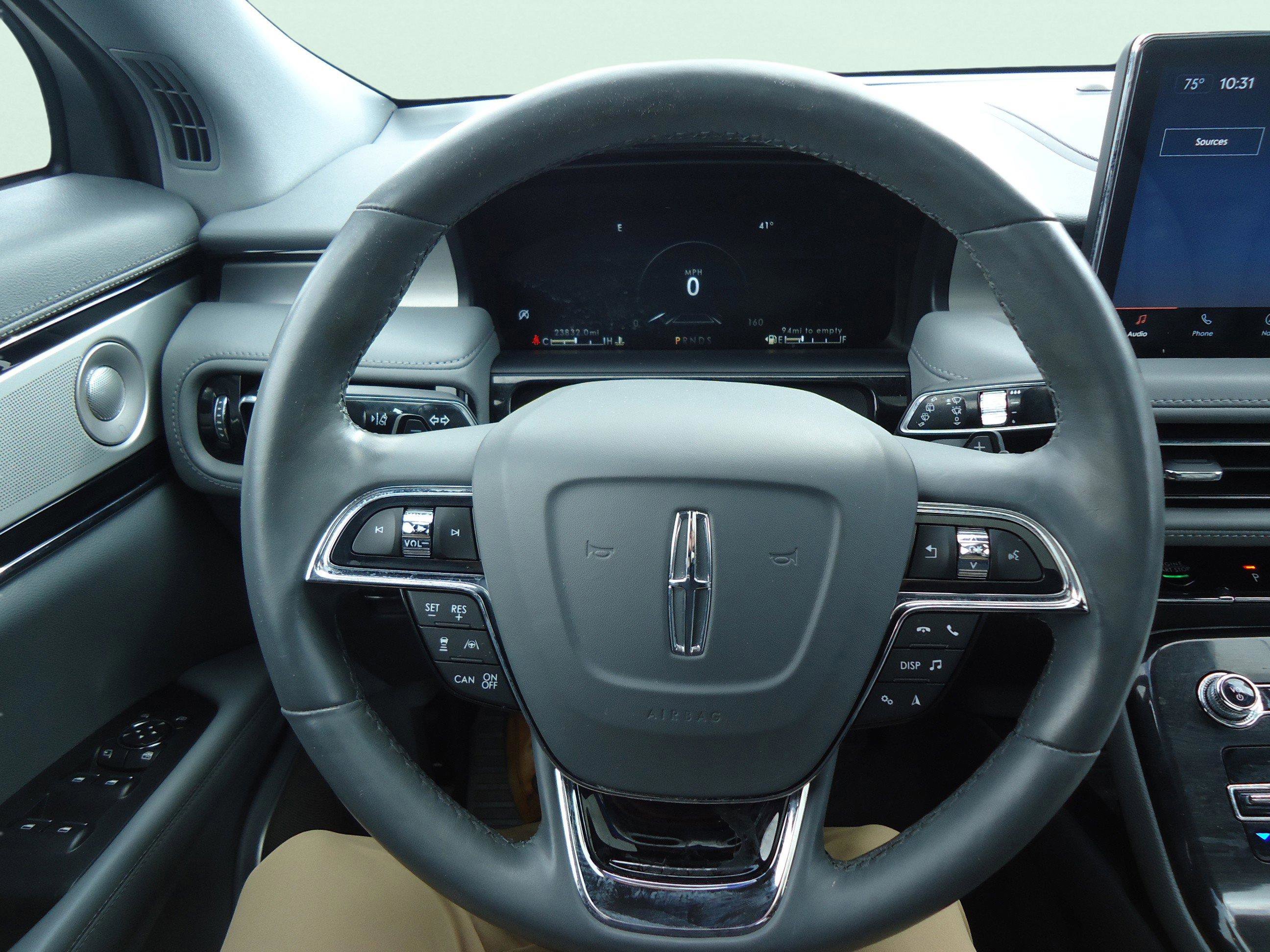 Used 2023 Lincoln Nautilus Reserve w/ Equipment Group 202A image 12