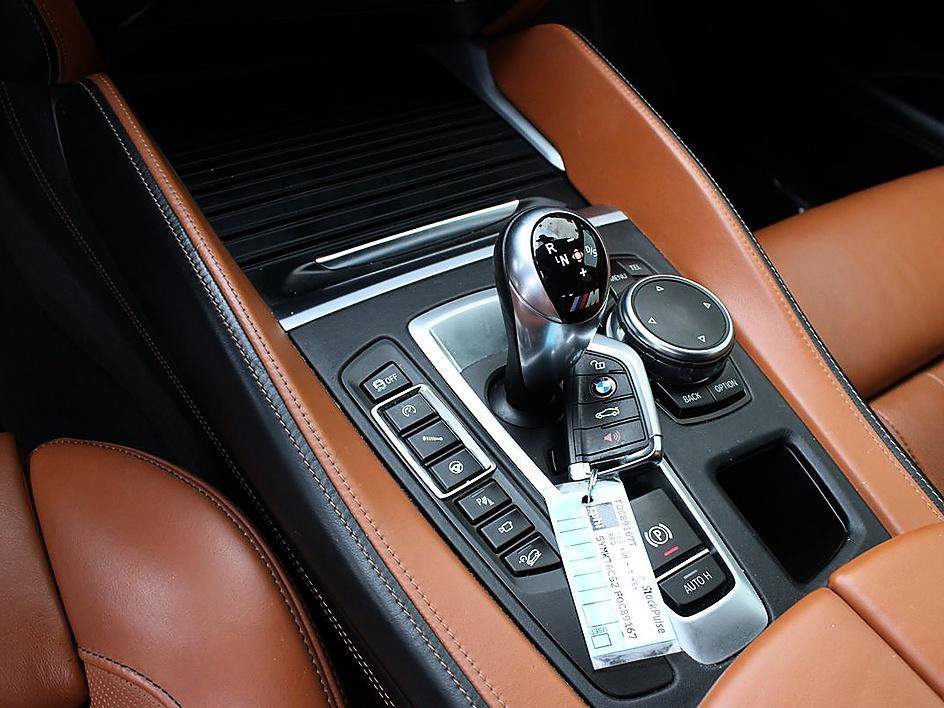 Used 2015 BMW X5 M image 12