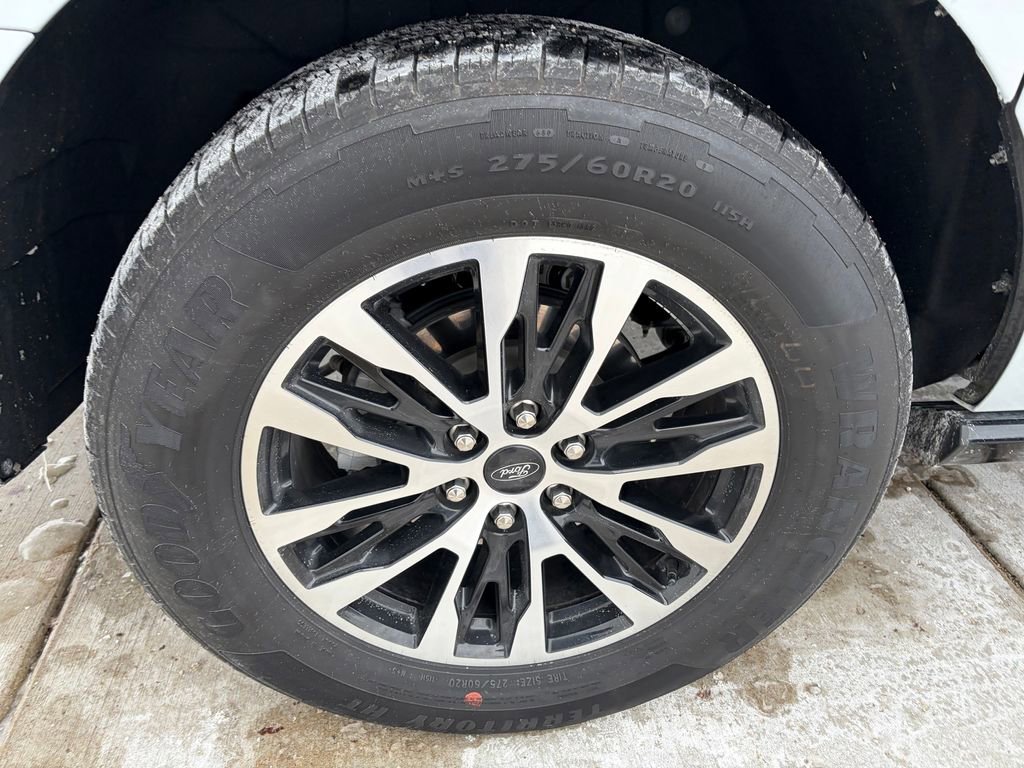 Used 2025 Ford Expedition Max Platinum image 9