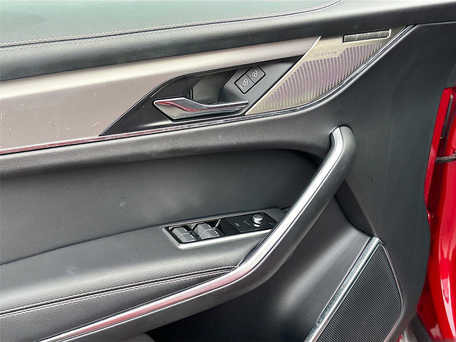 Used 2024 Jaguar F-PACE R-Dynamic S image 21