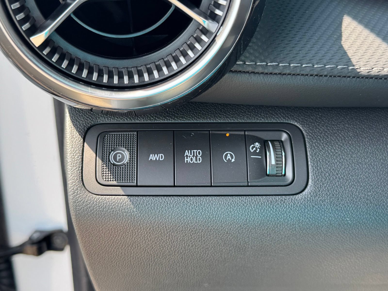 New 2027 Chevrolet Equinox LT AWD/4WD image 15