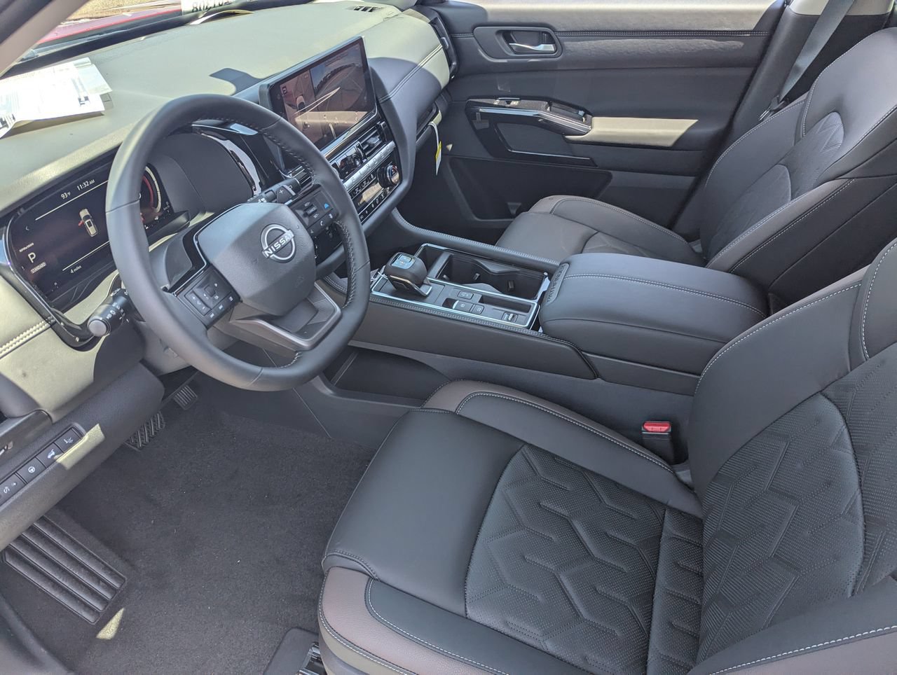 New 2026 Nissan Pathfinder Platinum FWD image 11