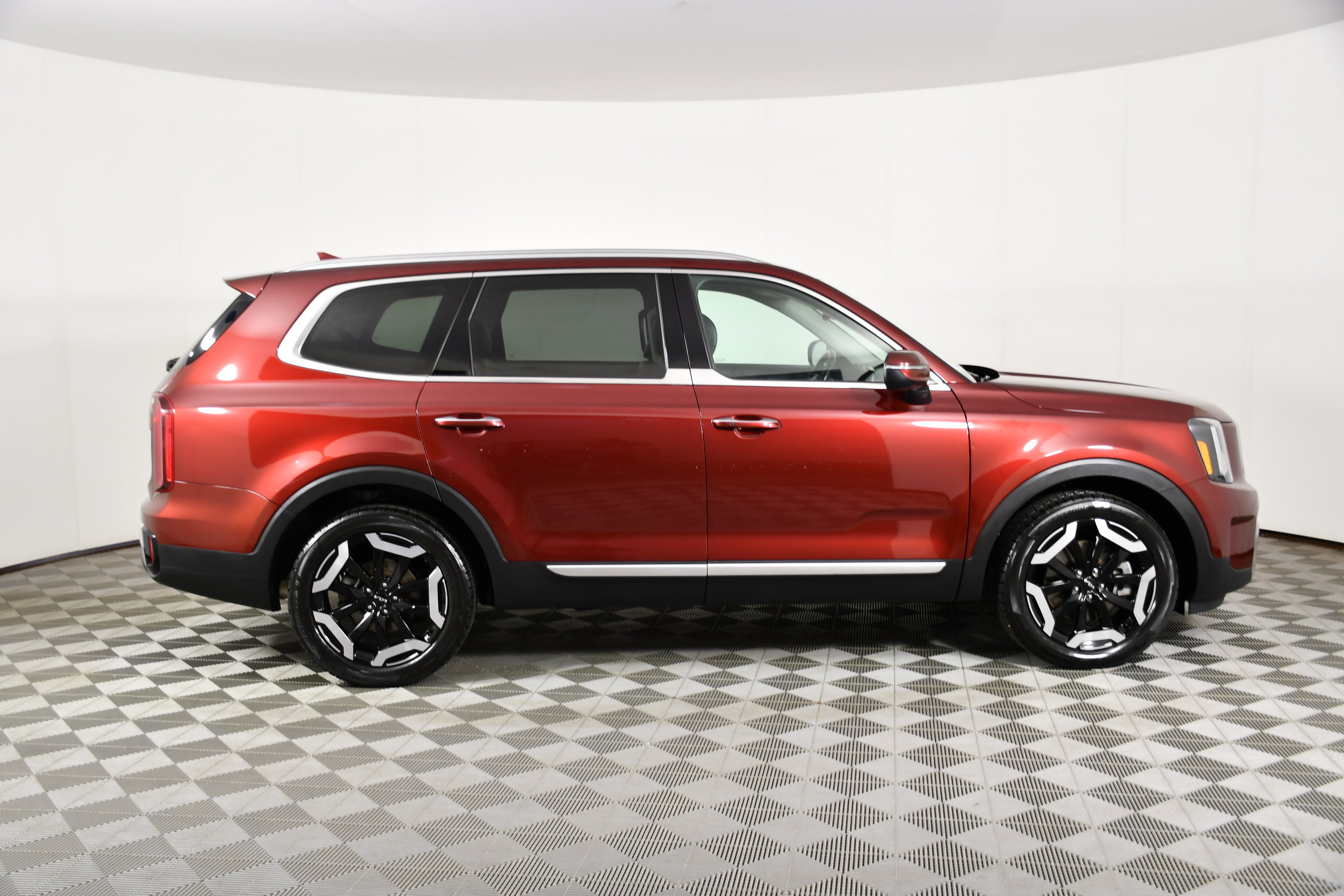 Used 2023 Kia Telluride S w/ S Sunroof Package AWD/4WD image 5