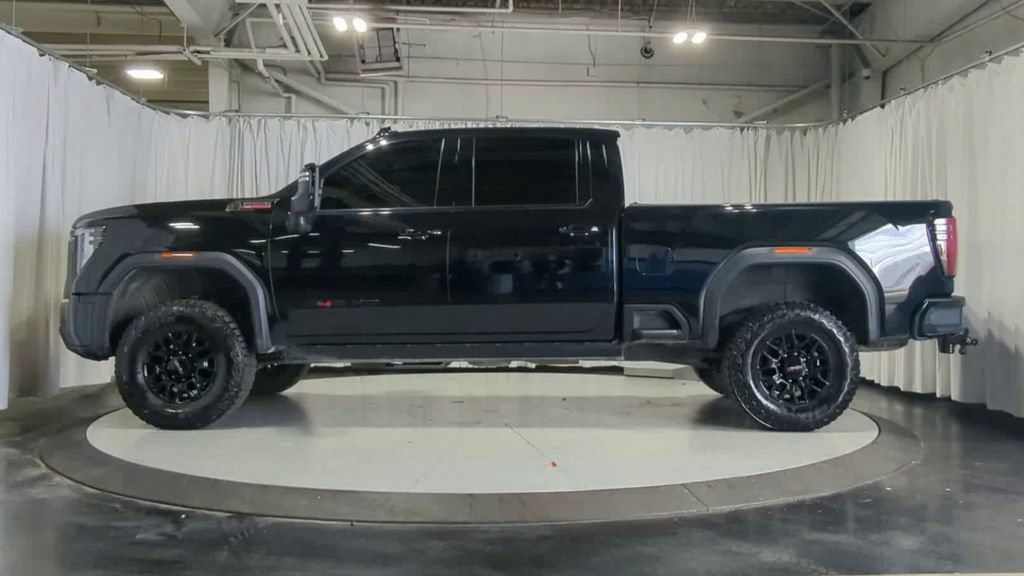 Used 2025 GMC Sierra 2500 AT4X AWD/4WD image 5